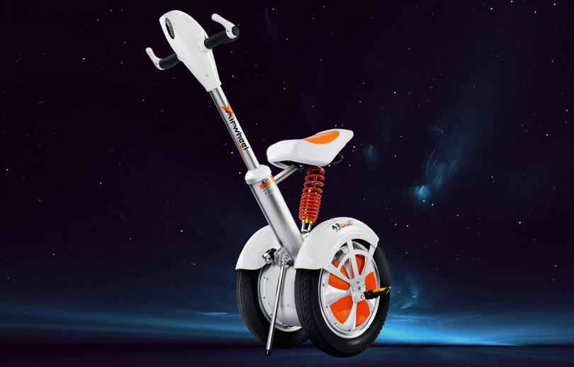 Combined with the 16 inch wheels, Airwheel A3 is able to negotiate on various road conditions.